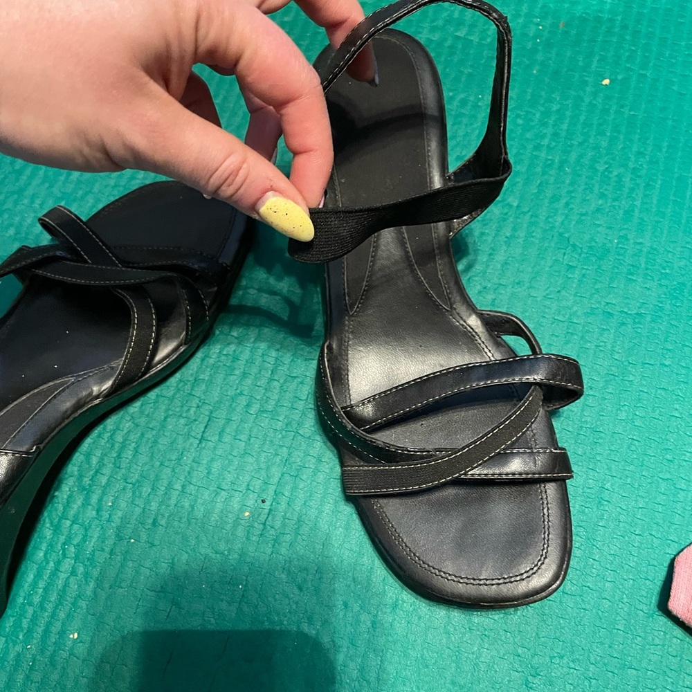 Montego Bay Club black strap sandals with stretch and low heel